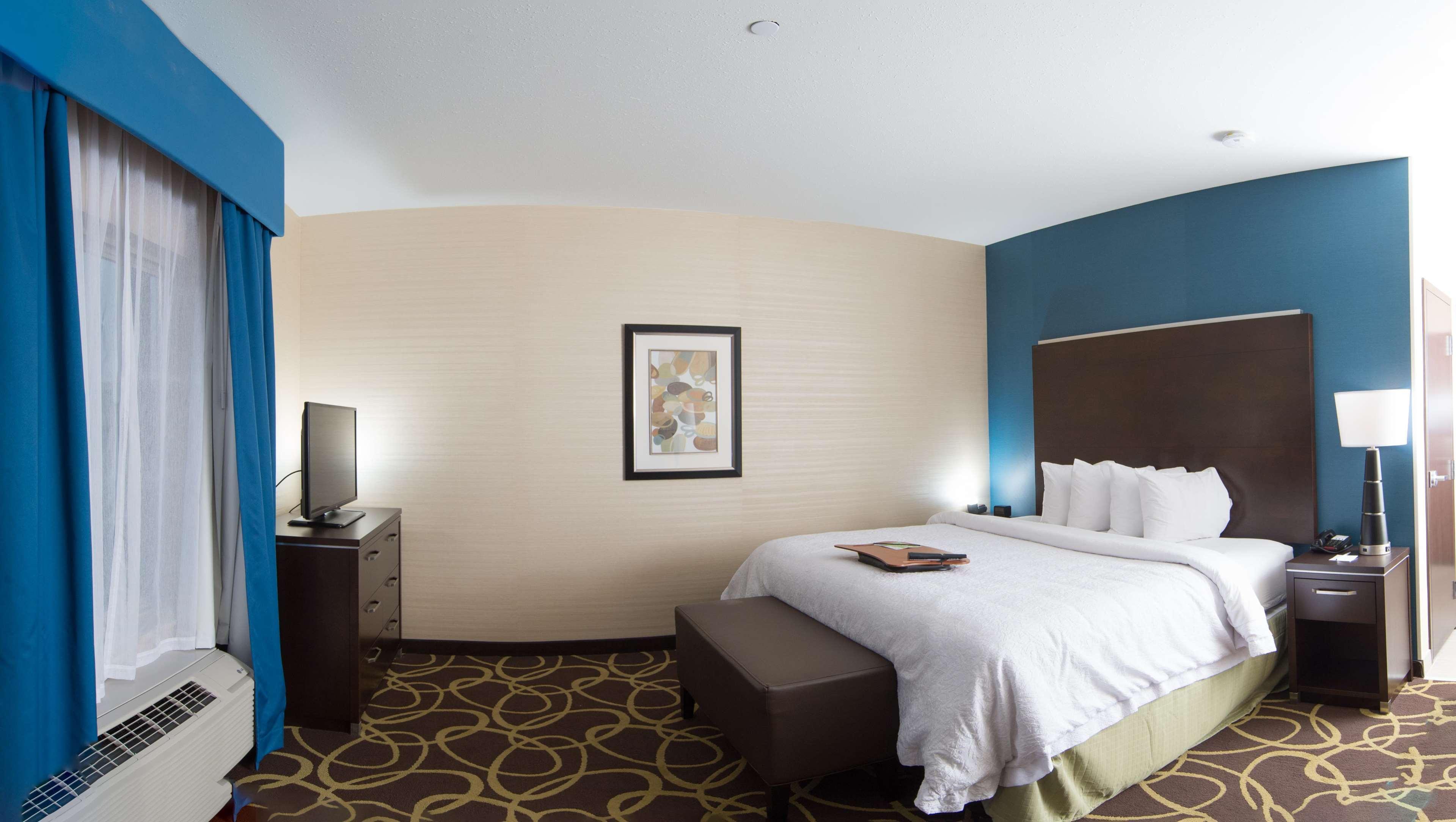 Hampton Inn & Suites East Gate Regina Exteriör bild