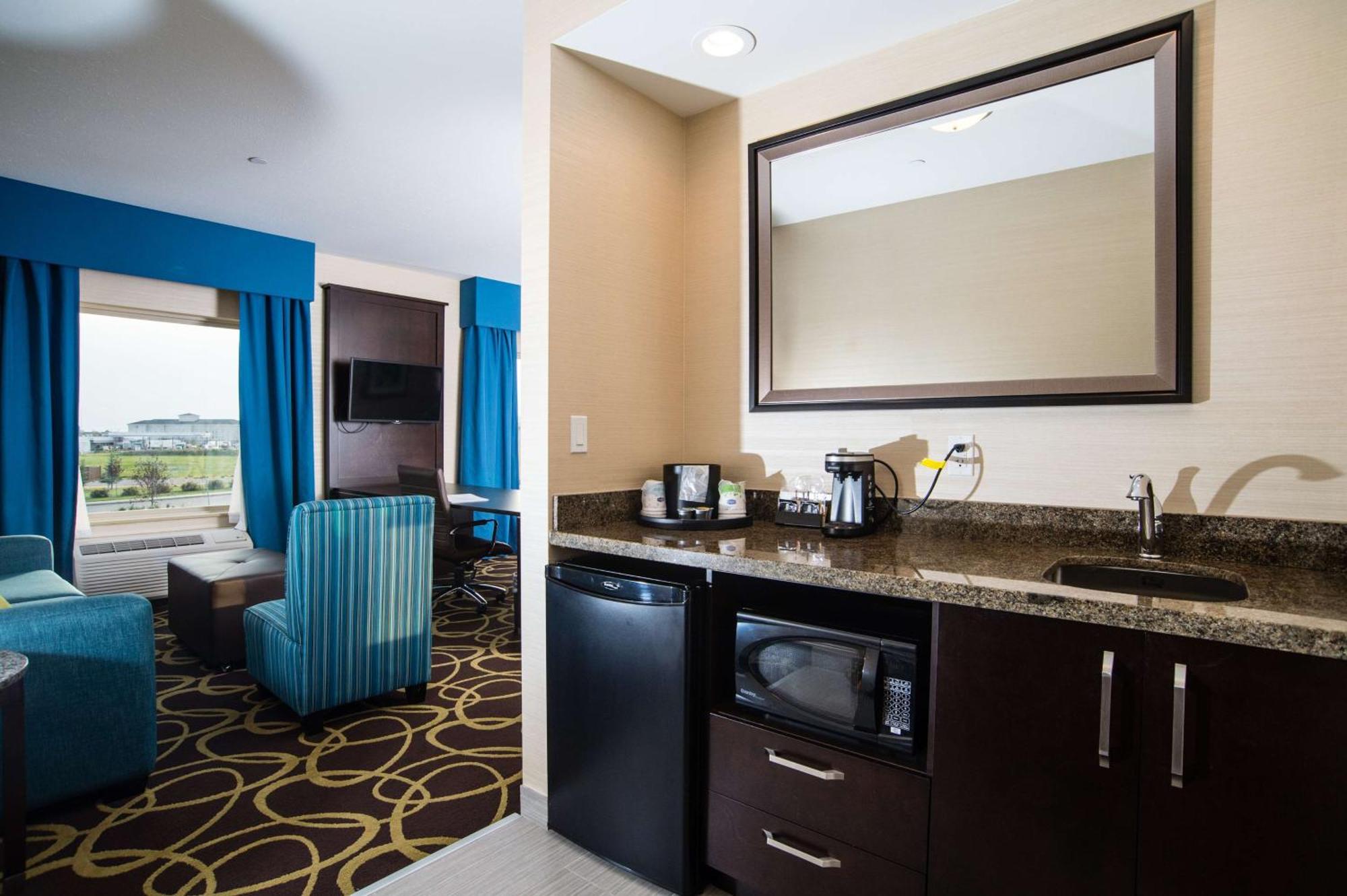 Hampton Inn & Suites East Gate Regina Exteriör bild